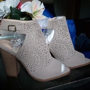 JustFab Open toe block heels